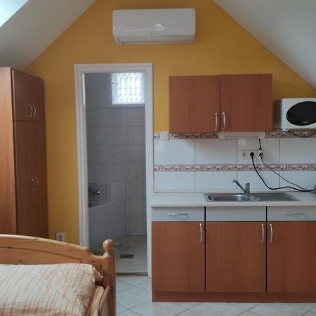 Liget Apartman Balatonfoldvar Ngoại thất bức ảnh