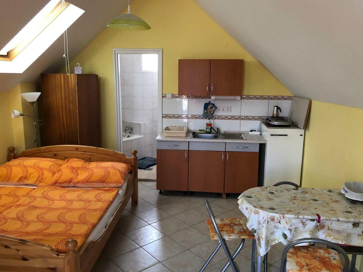Liget Apartman Balatonfoldvar Ngoại thất bức ảnh