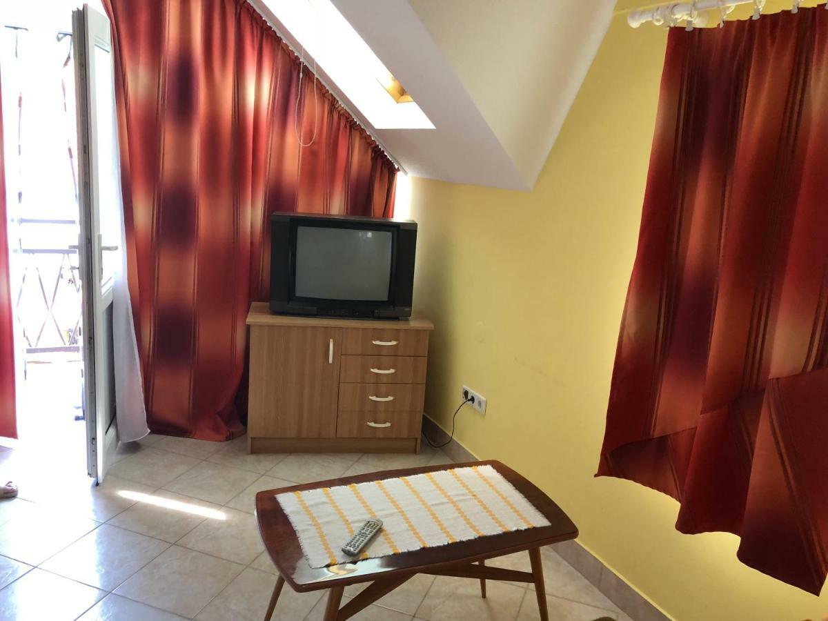 Liget Apartman Balatonfoldvar Ngoại thất bức ảnh