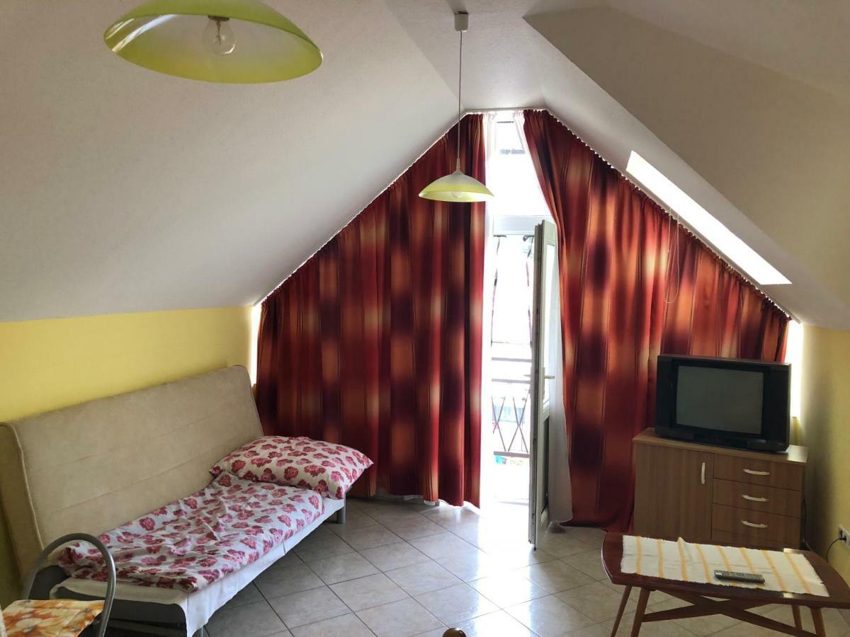 Liget Apartman Balatonfoldvar Ngoại thất bức ảnh